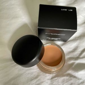 MAC Paint Pot - Layin’ Low - NIB
